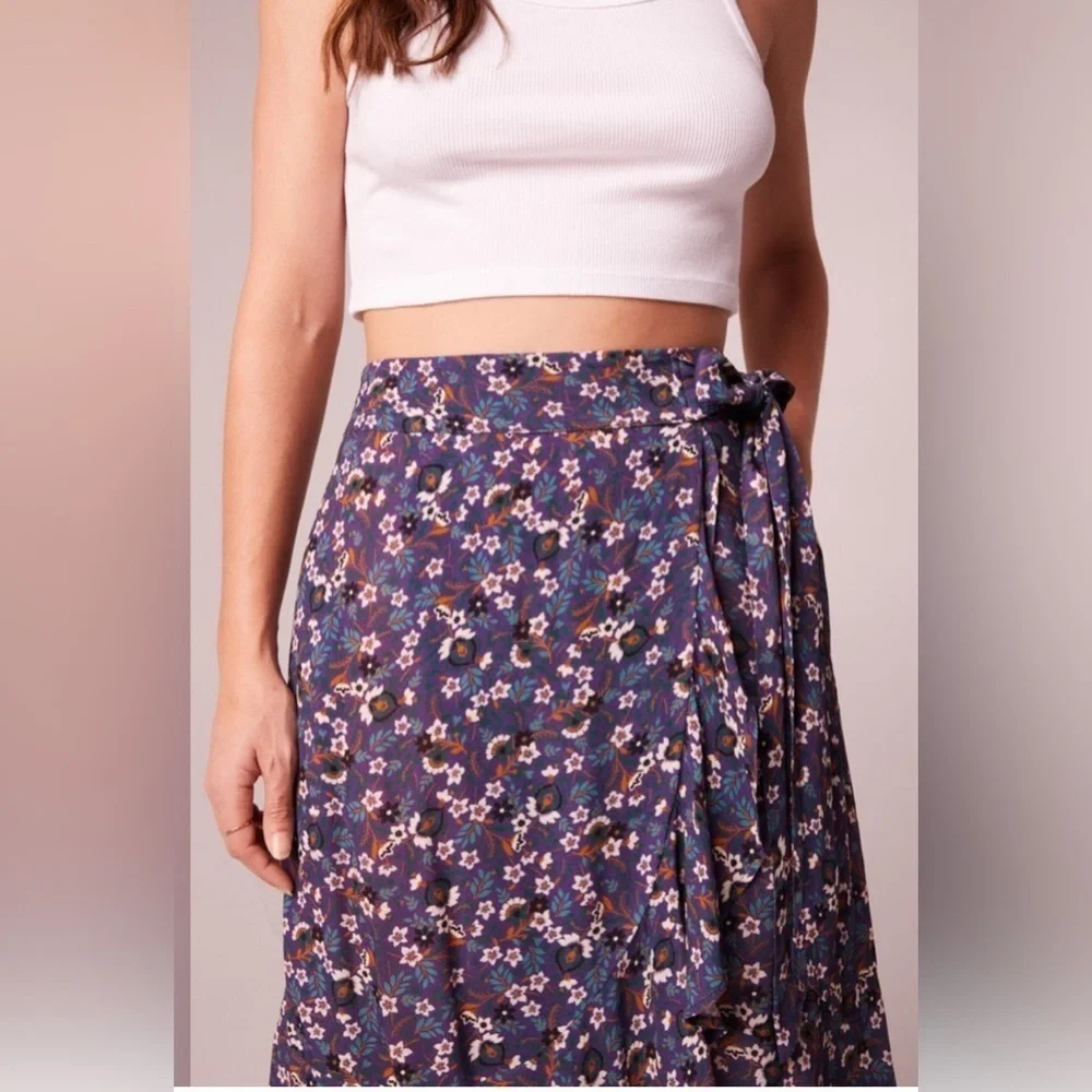 Band Of The Free LINAELLE PURPLE FLORAL WRAP SKIRT Size Small